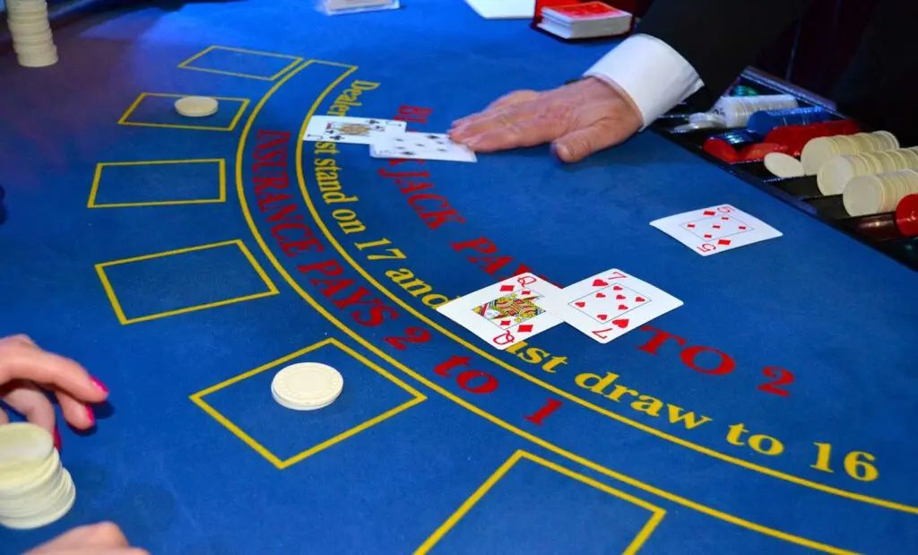 online casinos croupier